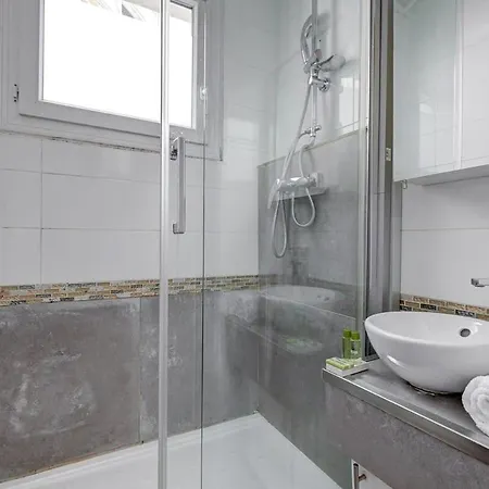 102- Beautiful Studio Near Champs Elysees Apartment Paris